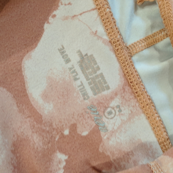 ❄️ 3/$25 AERIE Floral Salmon Pink Athletic Leggings - Picture 2 of 7